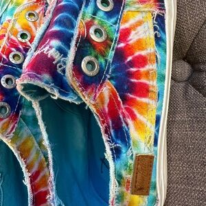 Blowfish sneakers. Size 10.